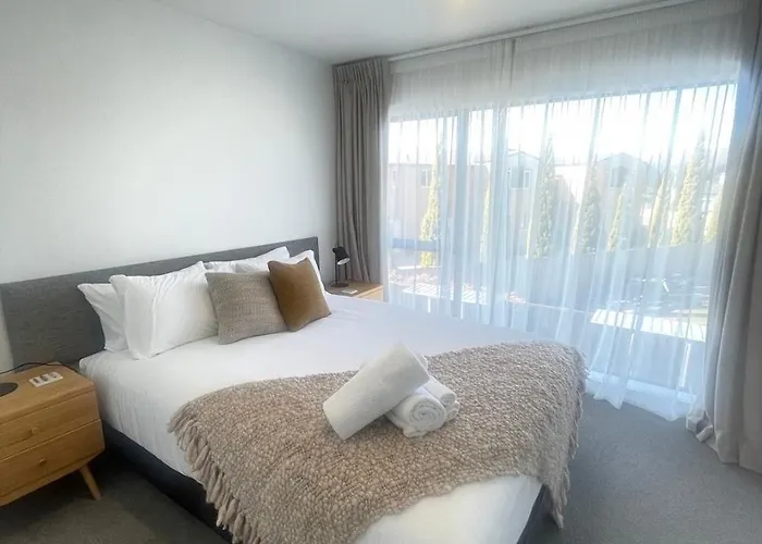 Alpine Junction Townhouse Apartments, & * Wanaka